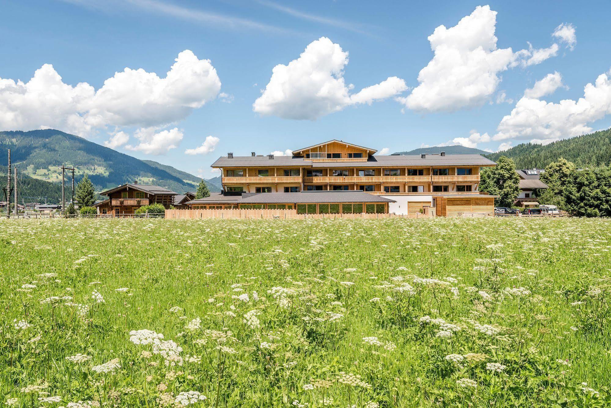 ホテル Almdorf Almlust フラッハウ エクステリア 写真